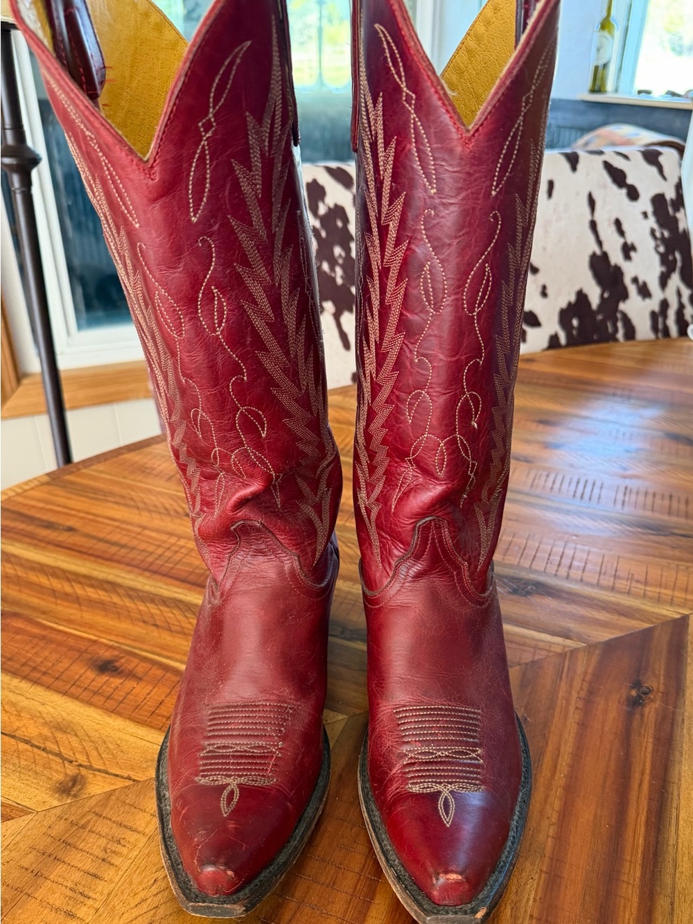 Stunning Women's Ruby Red Leather Western Cowboy Boots
